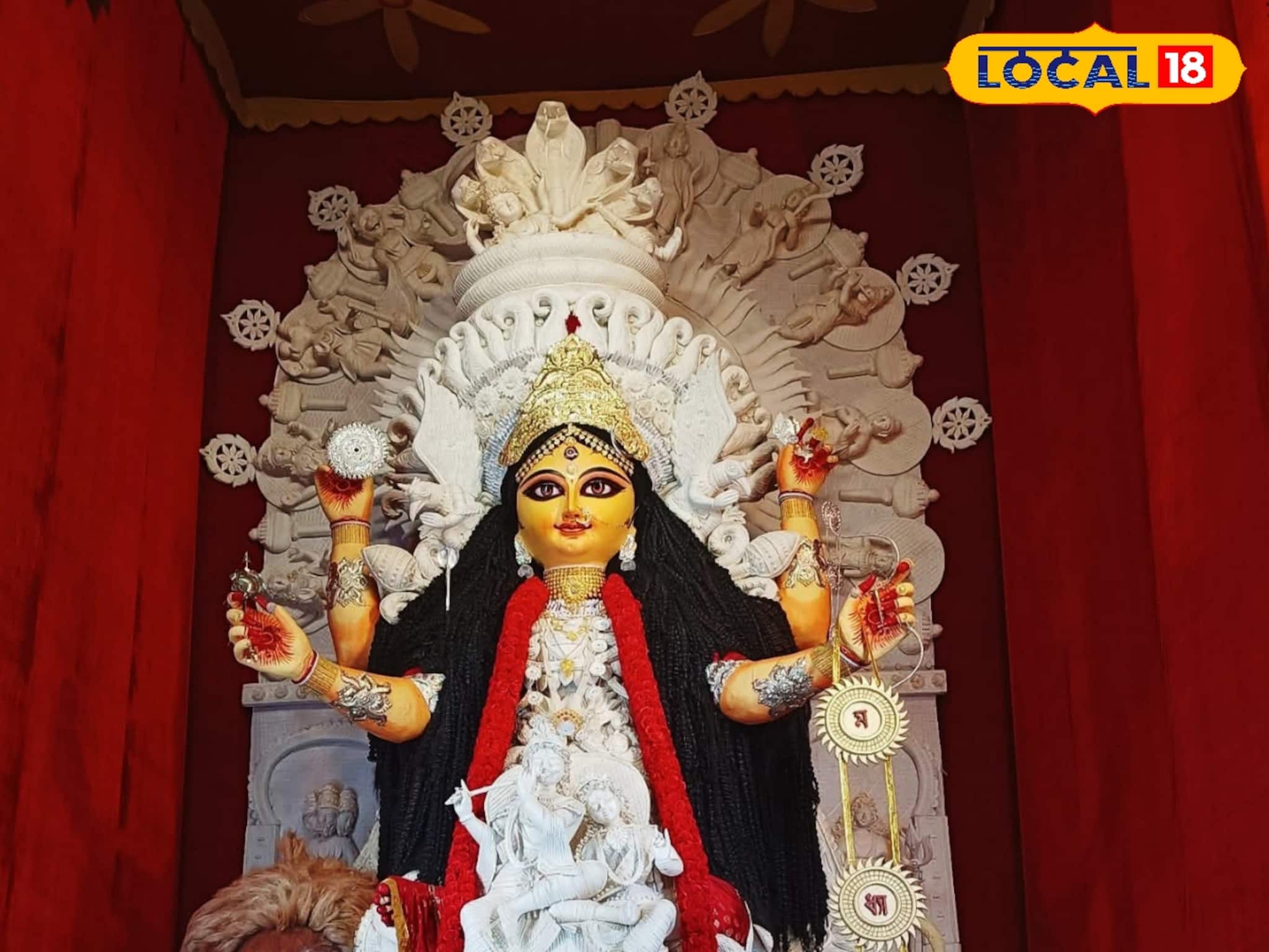 Jagaddhatri Puja: চন্দননগরের জগদ্ধাত্রী পুজোয় নজর কাড়ছে বর্ধমানের বনকাপাসির শিল্পীদের ‘ডাকের সাজ’