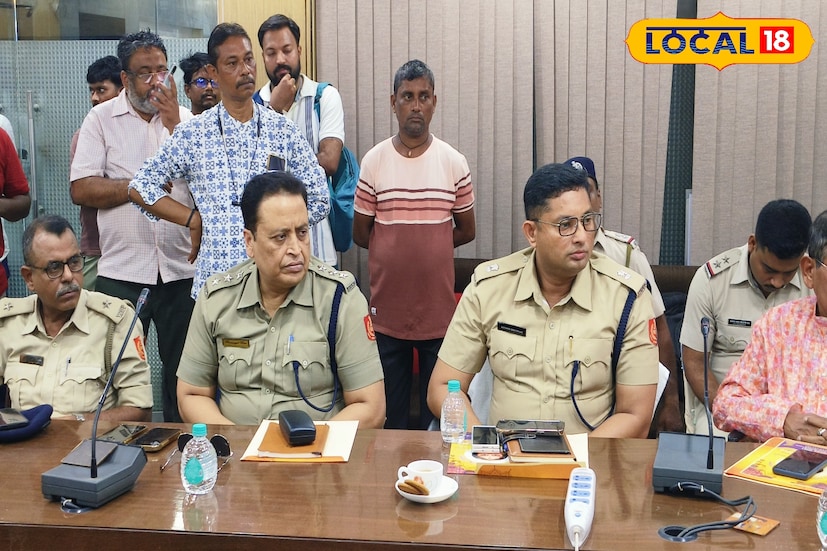 অতিরিক্ত পুলিশ সুপার অতীশ বিশ্বাস জানান, বারাসাতের কালীপুজোয় যে ধরনের নিরাপত্তা ব্যবস্থা নেওয়া হয়েছিল, অশোকনগর কল্যাণগড়ের জগদ্ধাত্রী পুজোতেও একই ধরনের নিরাপত্তা রাখা হবে। সিসিটিভি নজরদারি, ড্রোন ক্যামেরা এবং সাদা পোশাকের পুলিশ ছাড়াও মহিলাদের নিরাপত্তার জন্য পিংক পুলিশ উইনারস টিম রাখা থাকবে