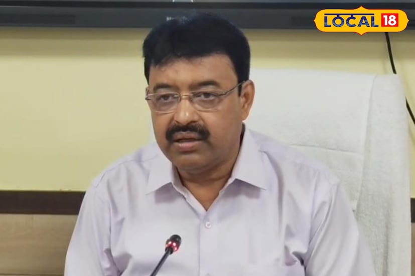 অন্যদিকে, বিদায়ী জেলা শাসক বিধান রায়কে রাজ্য সরকারের খাদ্য ও সরবরাহ দফতরে বিশেষ সচিব পদে বদলি করা হয়েছে। দীর্ঘ সময় ধরে বীরভূমে প্রশাসনিক নেতৃত্বে থেকে তিনি একাধিক উন্নয়নমূলক প্রকল্প বাস্তবায়ন করেছেন। রাজ্য সরকারের বিজ্ঞপ্তি অনুযায়ী, এই বদল প্রশাসনিক স্বার্থে ও জনস্বার্থে করা হয়েছে। বিজ্ঞপ্তি জারি করেছেন পশ্চিমবঙ্গ সরকারের সচিব জগদীশ প্রসাদ মীনা। ছবি ও তথ্য: সুদীপ্ত গড়াই 