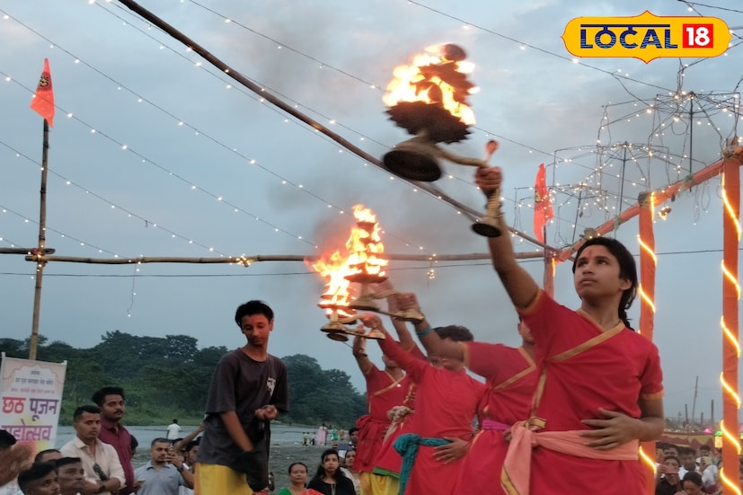 কালচিনি, বীরপাড়া ব্লকে ছট পুজোর আয়োজন হয় সবচাইতে বেশি। এলাকার প্রতিটি নদীর ঘাটে অস্থায়ী ছট ঘাট তৈরি করে পুজো হয় ছট দেবীর। দেওয়া হয় সূর্যকে অর্ঘ্য। বাসরা নদীর ঘাটে এই প্রথম এমন সন্ধ্যারতির আয়োজন করা হয়। 