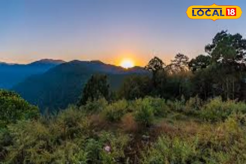 *রিকিসুমের পাহাড়চূড়ায় আজও দাঁড়িয়ে আছে রিকিসুম হেরিটেজ বাংলো-ব্রিটিশ আমলের এক প্রাচীন বিশ্রামাগার, যা একসময় ব্রিটিশ অফিসার ও রাজপরিবারের প্রিয় গন্তব্য ছিল। আজ সেই বাংলো ধ্বংসস্তূপে পরিণত হলেও, তার প্রতিটি ইট যেন পাহাড়ের বুকে বলে যায় হারিয়ে যাওয়া এক সময়ের গল্প।