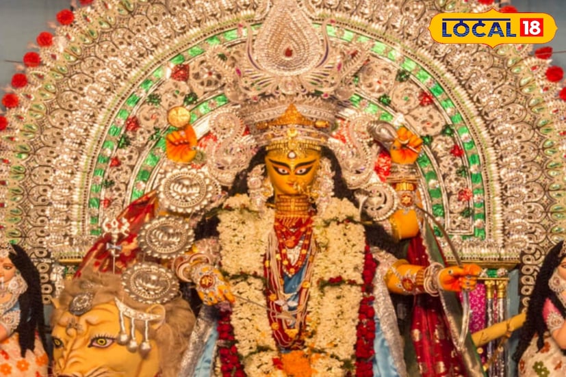 বৃহস্পতিবার জগদ্ধাত্রী পুজোর নবমী। সিংহবাহিনী চতুর্ভুজা মা জগদ্ধাত্রী নামে পরিচিত। বিশ্বাস করা হয় যে, মা জগদ্ধাত্রী সম্পূর্ণ জগৎটাকে ধারণ করে আছেন। তাঁর অপরূপ রূপ দেখে সকলেই মুগ্ধ। মর্তে প্রথমে আসেন মা দুর্গা, তার পর মা লক্ষ্মী, তার পর মা কালী আর তার পর আসেন মা জগদ্ধাত্রী।  বৃহস্পতিবার জগদ্ধাত্রী পুজোর নবমী। সিংহবাহিনী চতুর্ভুজা মা জগদ্ধাত্রী নামে পরিচিত। বিশ্বাস করা হয় যে, মা জগদ্ধাত্রী সম্পূর্ণ জগৎটাকে ধারণ করে আছেন। তাঁর অপরূপ রূপ দেখে সকলেই মুগ্ধ। মর্তে প্রথমে আসেন মা দুর্গা, তার পর মা লক্ষ্মী, তার পর মা কালী আর তার পর আসেন মা জগদ্ধাত্রী।