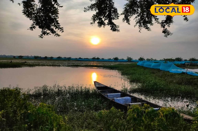 প্রকৃতি আর নির্জনতা পছন্দ করেন যারা, তাদের জন্য বল্লির বিল হতে পারে এক আদর্শ গন্তব্য। বিকেলের সূর্য যখন জলের গায়ে সোনালী রঙ ছড়িয়ে দেয়, তখন গোটা বিল যেন আলোর জাদুতে ভরে ওঠে। এখানে বসে বা নৌকা ভাসিয়ে সময় কাটানো এক অপূর্ব অভিজ্ঞতা— মনে হয় যেন সময় থেমে গেছে, কেবল প্রকৃতির শব্দই বয়ে চলেছে চারদিকে।