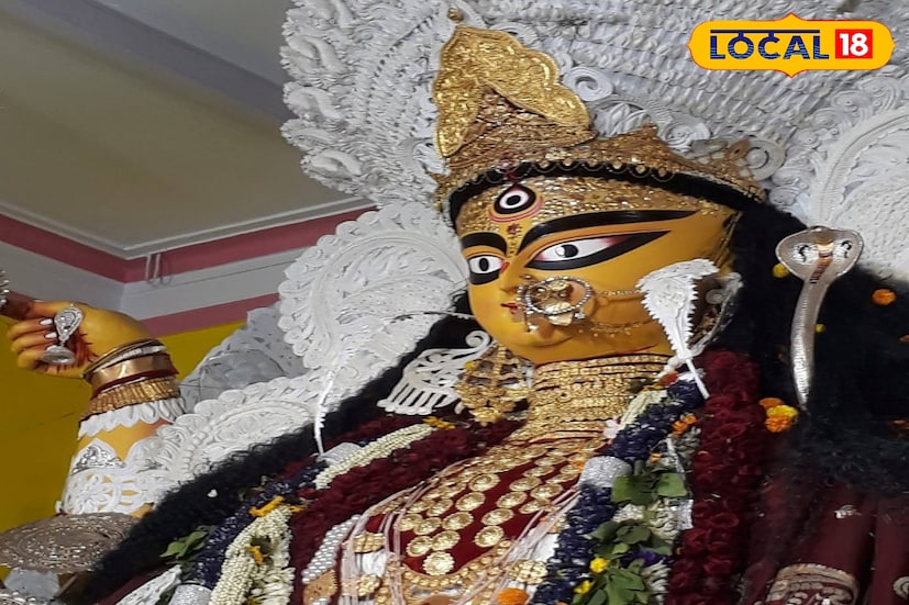 বাংলার পুজো সংস্কৃতির ইতিহাসে কৃষ্ণনগরের জগদ্ধাত্রী পুজো এক অনন্য অধ্যায়। দেবী দুর্গার পর জগদ্ধাত্রী পুজো কৃষ্ণনগরে মানুষের কাছে এক অপরিহার্য আবেগ ও সামাজিক মিলনের উৎসব। ছবি ও তথ্য: মৈনাক দেবনাথ বাংলার পুজো সংস্কৃতির ইতিহাসে কৃষ্ণনগরের জগদ্ধাত্রী পুজো এক অনন্য অধ্যায়। দেবী দুর্গার পর জগদ্ধাত্রী পুজো কৃষ্ণনগরে মানুষের কাছে এক অপরিহার্য আবেগ ও সামাজিক মিলনের উৎসব। ছবি ও তথ্য: মৈনাক দেবনাথ