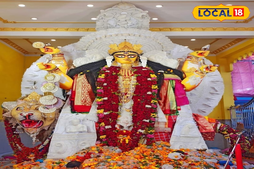 শতবর্ষ প্রাচীন এই ঐতিহ্য আজও শহরের প্রাণে বয়ে আনে ধর্মীয় ভক্তি সাংস্কৃতিক ঐক্য ও সামাজিক সম্প্রীতির বার্তা। কৃষ্ণনগরের জগদ্ধাত্রী পুজোর অন্যতম বৈশিষ্ট্য হলো এর ঐতিহ্যবাহী শোভাযাত্রা 'সাঙ'। যা দেবী বিসর্জনের সময় প্রতিমাকে বহন করে নিয়ে যাওয়া হয় নদীর ঘাটে।