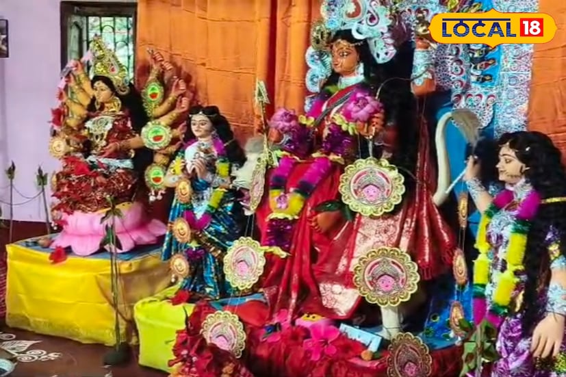 বুধবার ছিল এই পুজোর অন্যতম প্রধান আকর্ষণ মহাষ্টমীর পুজো। চতুর্ভুজা জগদ্ধাত্রী দেবীর পাশে থাকে দশভূজা আরেকটি প্রতিমা। আর তাদেরই সম্মুখে আজ রীতিমতো বেলুর মঠের প্রথা অনুযায়ী পুজিত হল দেবী দশভুজা ও মা জগদ্ধাত্রী। আশ্রমের পরিবেশে ছিল ভক্তিময় সুর, মন্ত্রোচ্চারণে মুখরিত হয়ে উঠেছিল গোটা এলাকা।