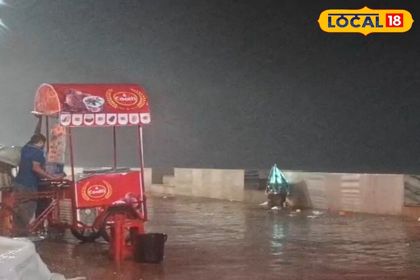 বিপাকে পড়েছেন পর্যটকরা থেকে শুরু করে দিঘার ক্ষুদ্র ব্যবসায়ীরা। সমুদ্র তীরের এক ক্ষুদ্র ব্যবসায়ী চন্দন দাস বলেন, “এমনিতেই বুধবার দিনভর বিক্রি একেবারেই বন্ধ। তার ওপর রাতভর ঝড়ো হাওয়া আর প্রবল বৃষ্টিতে বিপাকে পড়েছি আমরা। মাঝেমধ্যে জোর হাওয়ায় দোকানের ছাউনি উড়ে যাচ্ছে। আবার বৃষ্টি কমলেই দোকানে জমে থাকা জল আর প্লাস্টিক সরাতে হিমশিম খেতে হচ্ছে।”