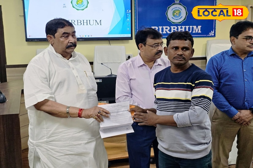 জেলাশাসকের বক্তব্য অনুযায়ী, জেলা কালেক্টরেট, ভূমি দফতর ও পঞ্চায়েত দফতরের শূন্যপদ প্রায় পূর্ণ। বাকি চাকরিপ্রার্থীদের জন্য রাজ্য সরকারকে জানিয়ে ১০৫০টি নতুন শূন্যপদ তৈরির প্রস্তাব পাঠানো হয়েছে। রাজ্য থেকে ছাড়পত্র মিললেই পরবর্তী ধাপে আরও নিয়োগপত্র দেওয়া হবে।