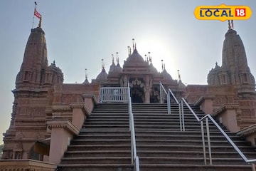 কলকাতার কাছেই ২০০ একর জমিতে বাহারি মন্দিরে নজরকাড়া কারুকাজ! গেলেই জুড়োবে মন কলকাতার কাছেই ২০০ একর জমিতে বাহারি মন্দিরে নজরকাড়া কারুকাজ! গেলেই জুড়োবে মন