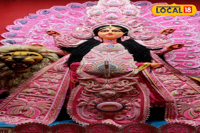 এবারের পুজোয় শহরের একাধিক ক্লাবের থিম ভাবনায় এসেছে অভিনবত্ব। অশোকনগরের বেকারি মোড়ের ভাতৃ সংঘের পুজো এবারে পা দিল ৩১ বছরে। তাদের থিম ‘দিঘার জগন্নাথ মন্দির’। মুখ্যমন্ত্রী মমতা বন্দ্যোপাধ্যায়ের উদ্যোগে দিঘায় গড়ে ওঠা জগন্নাথ মন্দিরের আদলে এখানে তৈরি হয়েছে ৭০ ফুট উচ্চতার এক মনোরম প্রতিরূপ