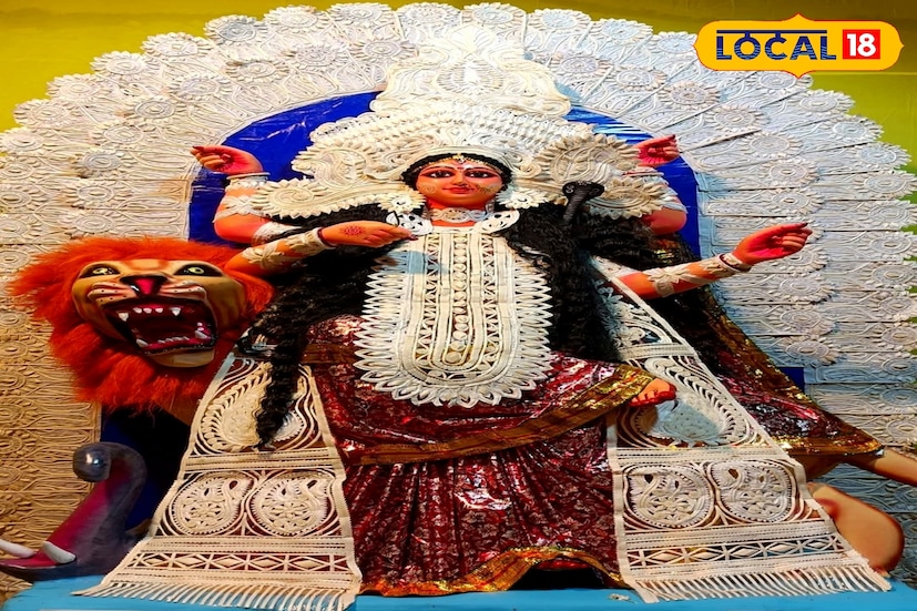 মা শুধু পূজোর প্রতিমা নন, তিনি সংসারের প্রাণ। এছাড়াও কোভিড পরবর্তী জীবনের প্রতিচ্ছবি তুলে ধরেছে কল্যাণগড় ফুটবল কোচিং সেন্টার। ২৬ বছরে পা দেওয়া এই পুজোয় উদ্যোক্তারা দেখিয়েছেন কীভাবে মহামারির সময়ে জীবিকা হারানো মানুষরা নতুনভাবে জীবন শুরু করেছেন। এছাড়াও কল্যাণগড় রামকৃষ্ণ সেবা সমিতি এবার করেছে মাইসোর প্যালেস। সঙ্গে জমজমাট মেলার আয়োজনও রয়েছে তাদের