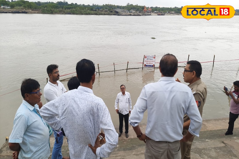 পুলিশ সূত্রে জানা গিয়েছে, গত এক বছরে কাটোয়ার বিভিন্ন ঘাটে গঙ্গাস্নান করতে নেমে তলিয়ে মৃত্যু হয়েছে ১১ জনের। তার মধ্যে পাঁচজনের মৃত্যু হয়েছে দেবরাজ ঘাটে। স্থানীয়দের দাবি, ঘাটগুলিতে যথাযথ নিরাপত্তা ব্যবস্থা না থাকায় এই ধরনের দুর্ঘটনা ঘটছে। বিশেষ করে ছটপুজোর মতো ভিড়ের দিনে কোনও সতর্কীকরণ ব্যবস্থা না থাকাই বড় কারণ বলে মত তাঁদের। 