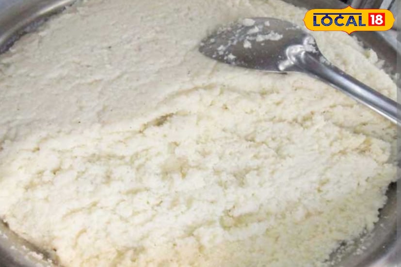 মিষ্টির ব্যবসায়ী আব্দুল্লা মণ্ডল জানালেন, “শুনেছি একসময় মহানায়ক উত্তম কুমার সন্দেশখালিতে এসে এই কাঁচাগোল্লার প্রেমে পড়েছিলেন। তারপর থেকে বসিরহাটের কাঁচাগোল্লার নাম আরও ছড়িয়ে পড়ে।” এমন গল্প আজও গর্বের সঙ্গে বলেন স্থানীয় ময়রারা।