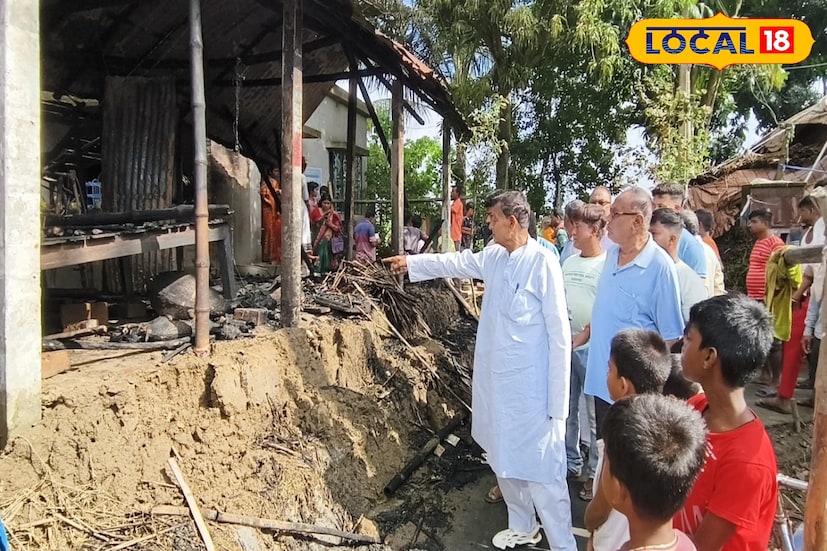 দুর্ভাগ্যজনকভাবে, আগুনের জেরে ছাগল ঘরে থাকা ২৩টি ছাগলও পুড়ে যায়। স্থানীয় সূত্রে জানা গিয়েছে, ঘটনাস্থলেই ১৯টি ছাগলের মৃত্যু হয়েছে, বাকিগুলি মারাত্মকভাবে আহত। এতে পরিবারের পাশাপাশি গোটা গ্রামই শোকে মুহ্যমান। 