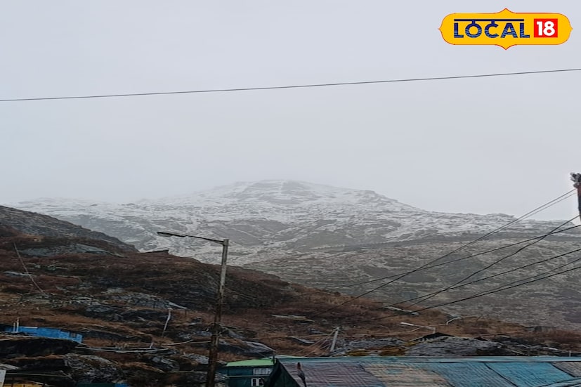 প্রশাসনের পক্ষ থেকে ইতিমধ্যেই সতর্কতা জারি করা হয়েছে। স্থানীয় পুলিশ ও ট্রাফিক বিভাগ পরিস্থিতির ওপর বিশেষ নজরদারি চালাচ্ছে। প্রয়োজনে বিকল্প রুটে যান চলাচলের ব্যবস্থাও রাখা হয়েছে বলে সূত্রের খবর। ছবি ও তথ্য : ঋত্বিক ভট্টাচার্য