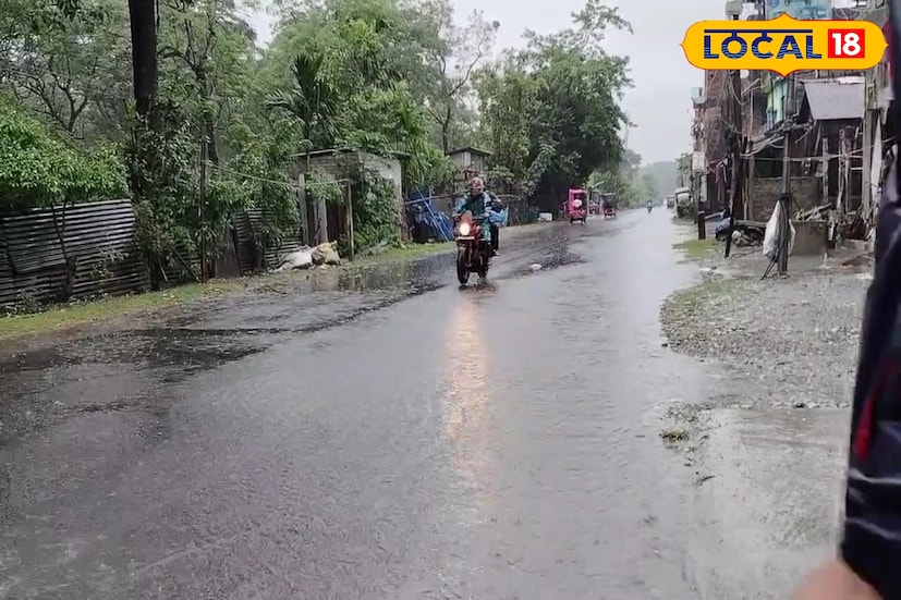 গত ৫ অক্টোবরে ঘটে যাওয়া প্রাকৃতিক দুর্যোগের কথা ভুলতে পারছেন না উত্তরবঙ্গ। তার মাঝেই আবার বৃষ্টি। বিপর্যয়ের স্মৃতি আবার মনে পড়ছে সকলের। একনাগাড়ে বৃষ্টি চলতে থাকলে সমস্যা আবার বাড়বে বলে মনে করছে জেলাবাসী।