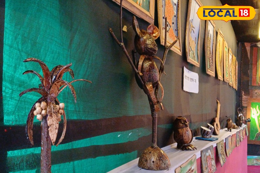 ঝলমলে রঙিন মণ্ডপ ছেড়ে দর্শনার্থীদের নজর ডাইনোসর, কচ্ছপ, পান্ডার দিকে। বাংলার 'মিনি চন্দননগর' হাওড়ায় প্রতি বছর জগদ্ধাত্রী পুজোয় দর্শনার্থীর ঢল নামে। মণ্ডপ, আলোকসজ্জা এবং প্রতিমা দেখতে এবারও বেরিয়ে পড়েছে মানুষ। তবে এবার জুনিয়র সংঘের পুজো রীতিমতো জেলা জুড়ে সাড়া ফেলে দিয়েছে। নারকেল মালার তৈরি হাতের কাজে সেজেছে প্যান্ডেল।