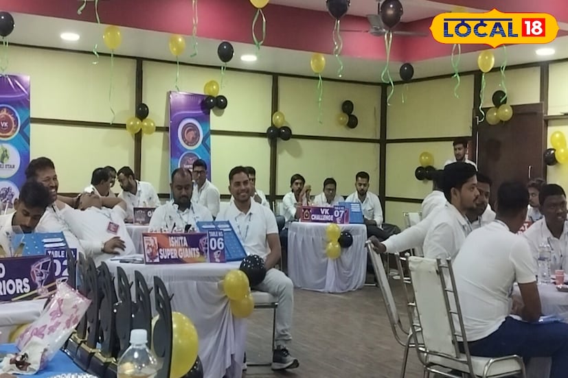 গ্রুপ অফ ডায়মন্ড ক্লাবের এই প্রতিযোগিতার সূচনা হয়েছিল পাঁচ বছর আগে গুসকরা পিপি ইনস্টিটিউশন মাঠে। এরপর থেকেই প্রতিবছর জনপ্রিয়তার শীর্ষে উঠে এসেছে এই টুর্নামেন্ট। এবছরও তার ব্যতিক্রম নয়। এবারের নিলামে সর্বোচ্চ দর পেয়ে আলোচনায় উঠে এসেছেন গুসকরা ঈশিতা সুপার জায়ান্টস দলের এক প্রতিভাবান তরুণ খেলোয়াড়। 