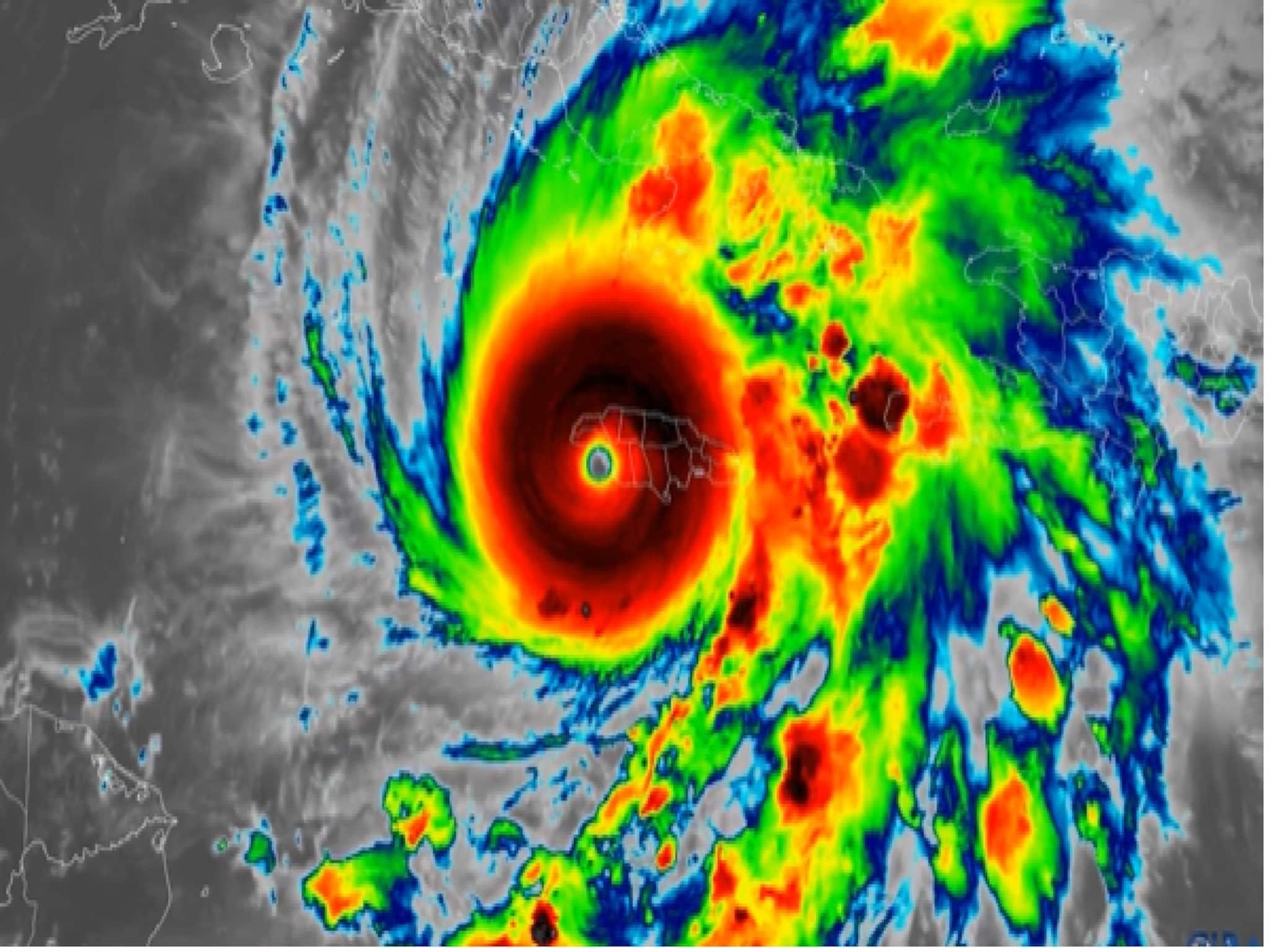 Alert: এল ঘূর্ণিঝড়ের ‘বাপ’,২৯৫ কিমি/ঘন্টা গতিতে ঝাঁপিয়ে পড়ল Melissa, একটা দ্বীপের চেয়েও আকারে বড় ঘূর্ণিঝড়