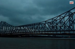 কুচকুচে কালো করে আসছে চারিদিক...১ ঘণ্টায় কলকাতা-সহ ৭ জেলায় ভয়ঙ্কর ঝড়বৃষ্টির পূর্বাভাস!