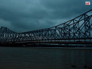 রাজ্যের দুই জেলায় হলুদ সতর্কতা! হাতে ২ঘণ্টা! ঝেপে আসছে তুমুল বৃষ্টি রাজ্যের দুই জেলায় হলুদ সতর্কতা! হাতে ২ঘণ্টা! ঝেপে আসছে তুমুল বৃষ্টি