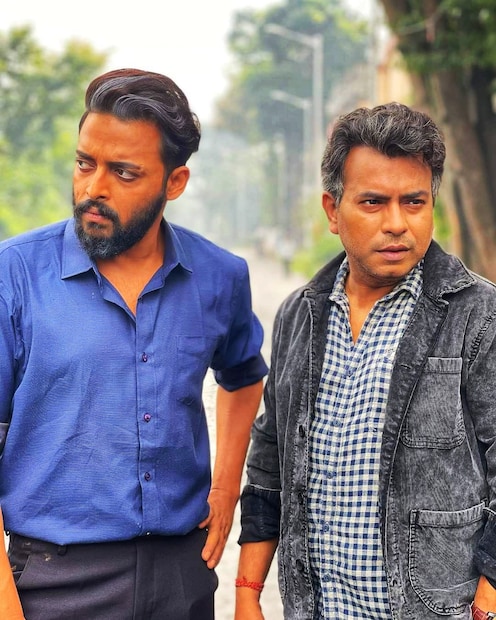 ফিল্ম ইনস্টিটিউটের কয়েকজন বন্ধুকে নিয়ে সম্পূর্ণ স্বাধীন ভাবে নিজস্ব পুঁজি দিয়ে চার বছর ধরে এই ছবিটি তৈরি করেছেন জয়ব্রত। বহুবার বন্ধ হয়ে গেছে ছবির কাজ, আবার ফান্ড জোগাড় করে শুরু হয়েছে। মুখ্য ভূমিকায় রুদ্রনীল ঘোষ, সৌরভ দাস, পায়েল সরকার, ঋষভ বসু, রাহুল অরুণোদয় বন্দ্যোপাধ্যায়, অনুরাধা মুখোপাধ্যায়, সুদীপ মুখোপাধ্যায়, অমিত সাহা, অনিন্দ্য পুলক বন্দ্যোপাধ্যায়, রানা বসু ঠাকুর, অঞ্জন রায় চৌধুরী প্রমুখ অভিনয় করেছেন।