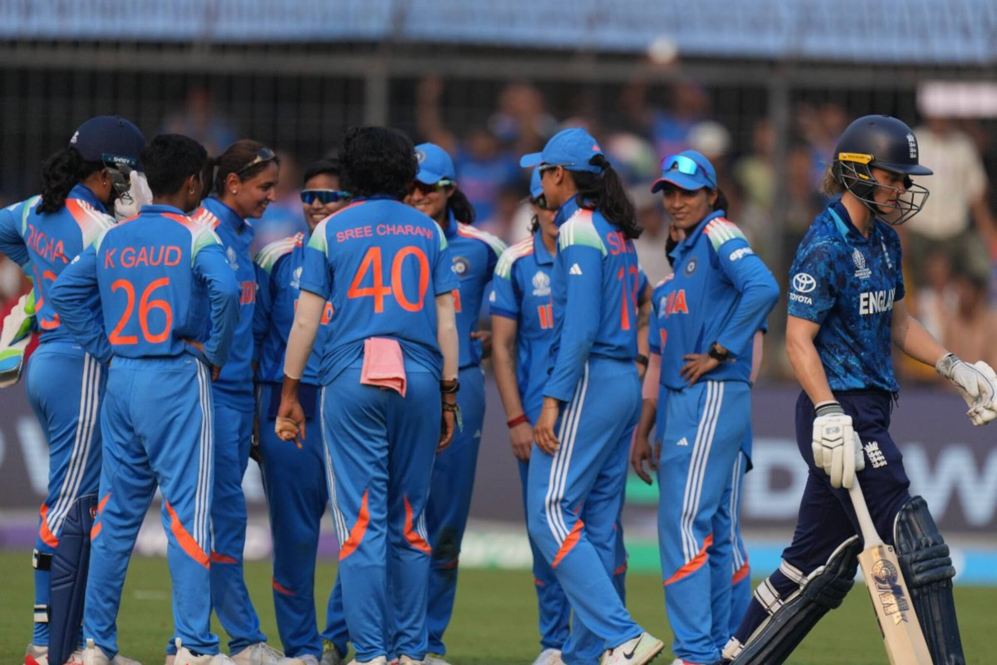 স্লগ ওভারে কামব্যাক টিম ইন্ডিয়ার, সেমির লড়াইতে থাকতে টার্গেট ২৮৯