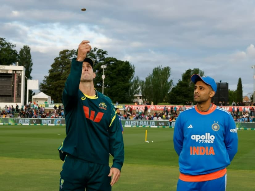 দ্বিতীয় ম্যাচের জন্য ভারতের একাদশে পরিবর্তনের সম্ভাবনা খুবই কম। প্রথম ম্যাচ বৃষ্টিতে ভেস্তে যাওয়ায় টিম ম্যানেজমেন্ট গত ম্যাচের কম্বিনেশন বজায় রাখতে চায়। তাই রিঙ্কু সিং ও অর্শদীপ সিংকে আবারও একাদশের বাইরে থাকতে হতে পারে। তবে তাদের সুযোগ পাওয়া শুধু সময়ের অপেক্ষা বলেই মনে করা হচ্ছে।