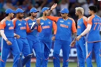 সূর্যকুমারের দলে জোর তোলপাড়! কাকে রেখে কাকে ছেঁটে ফেলবেন, কুলদীপ কি বাইরে বসবেন