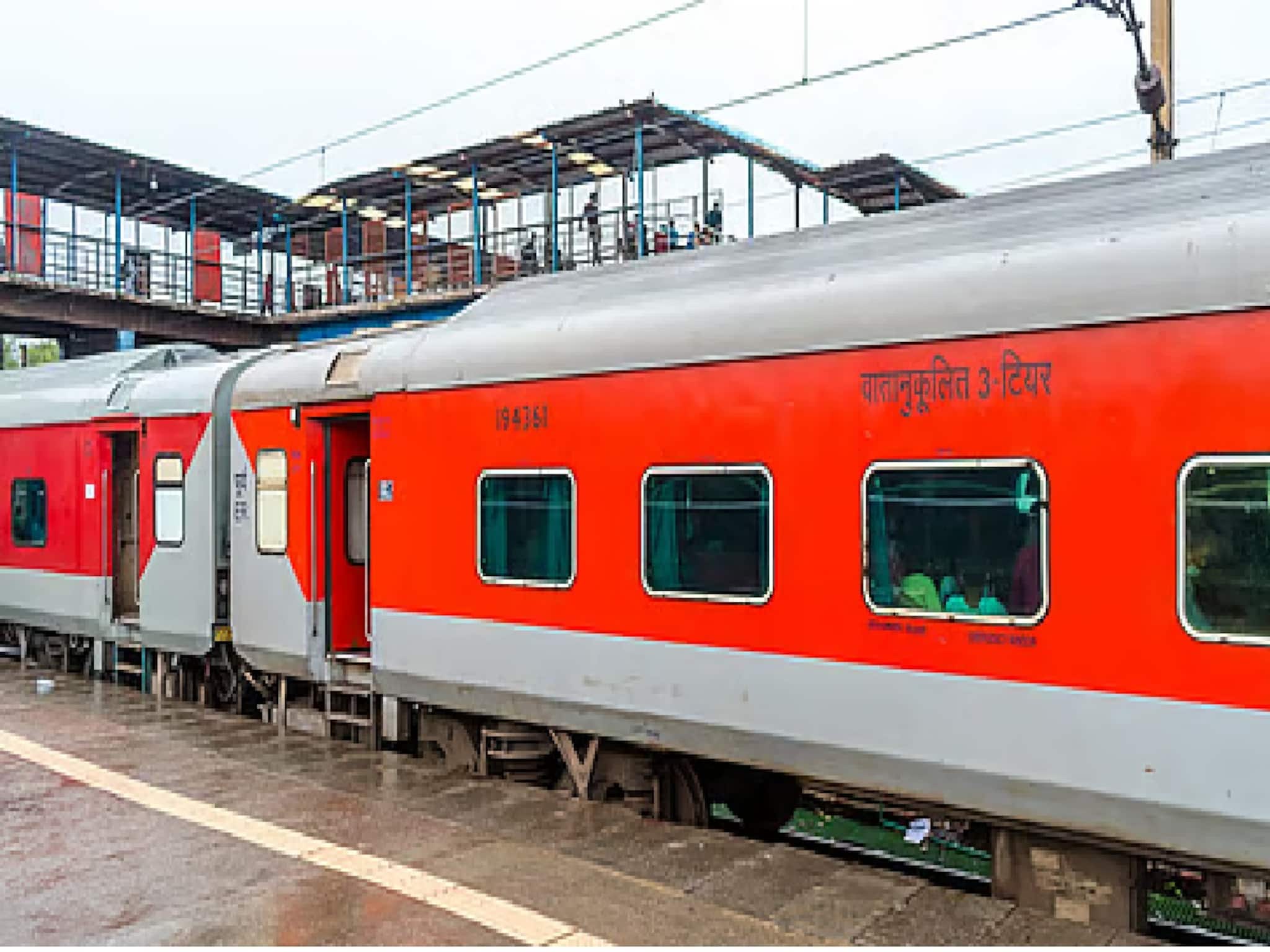 North Bengal Trains Time Change: এনজেপি ও শিলিগুড়ির একাধিক ট্রেনের সূচিতে বড়সড় রদবদল, বদলে গেল ছাড়ার সময়