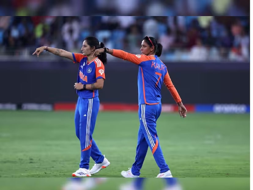 কিছু দিন আগে হইচই হয়েছে এশিয়া কাপের খেলা নিয়ে, এখন তার উত্তেজনা আর বিতর্কের রেশ মিটতে না মিটতেই আইসিসি মহিলা বিশ্বকাপ খবরে। এখানেও সেমিফাইনালে উঠেছে ভারত।