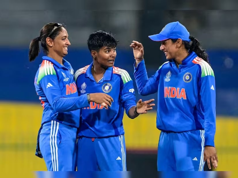 আর কী, ক্যালেন্ডারে তারিখ দাগিয়ে রাখার পালা! আইসিসি মহিলা বিশ্বকাপ ২০২৫-এর সেমিফাইনাল ৩০ অক্টোবর, ২০২৫ তারিখে নবি মুম্বইয়ের ডিওয়াই পাতিল স্টেডিয়ামে অনুষ্ঠিত হবে।