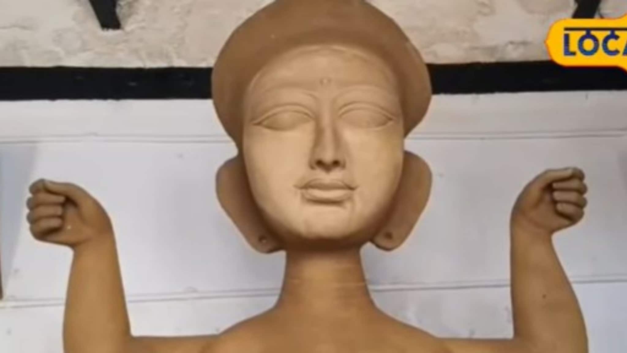 ৩০০ বছরের ইতিহাস এবং ঐতিহ্যকে বহন করে চলেছে মেদিনীপুর ঘোষ বাড়ির জগদ্ধাত্রী পুজো