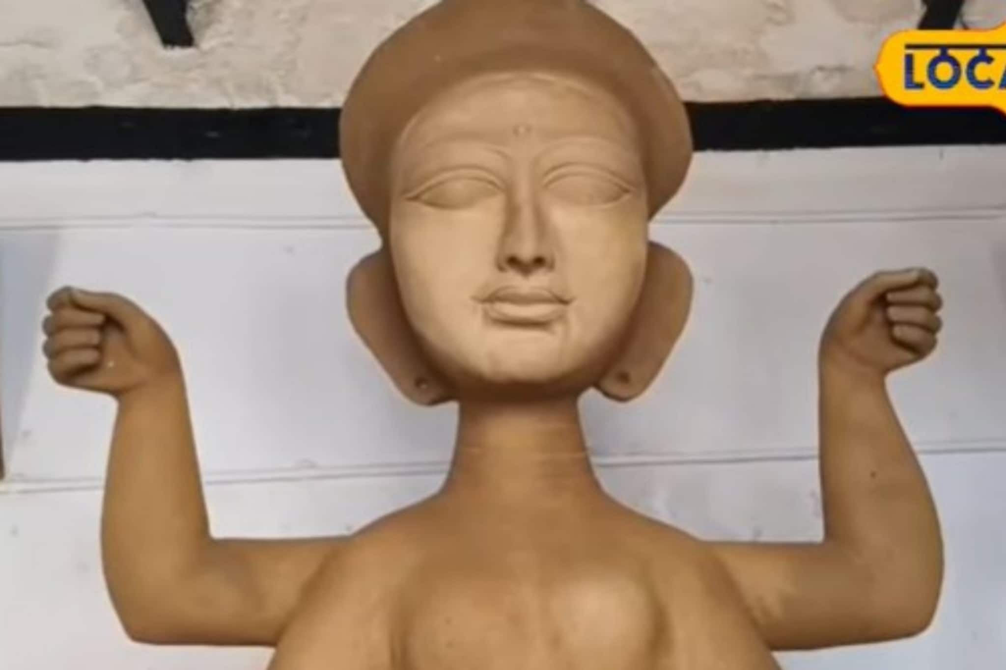 ৩০০ বছরের ইতিহাস এবং ঐতিহ্যকে বহন করে চলেছে মেদিনীপুর ঘোষ বাড়ির জগদ্ধাত্রী পুজো