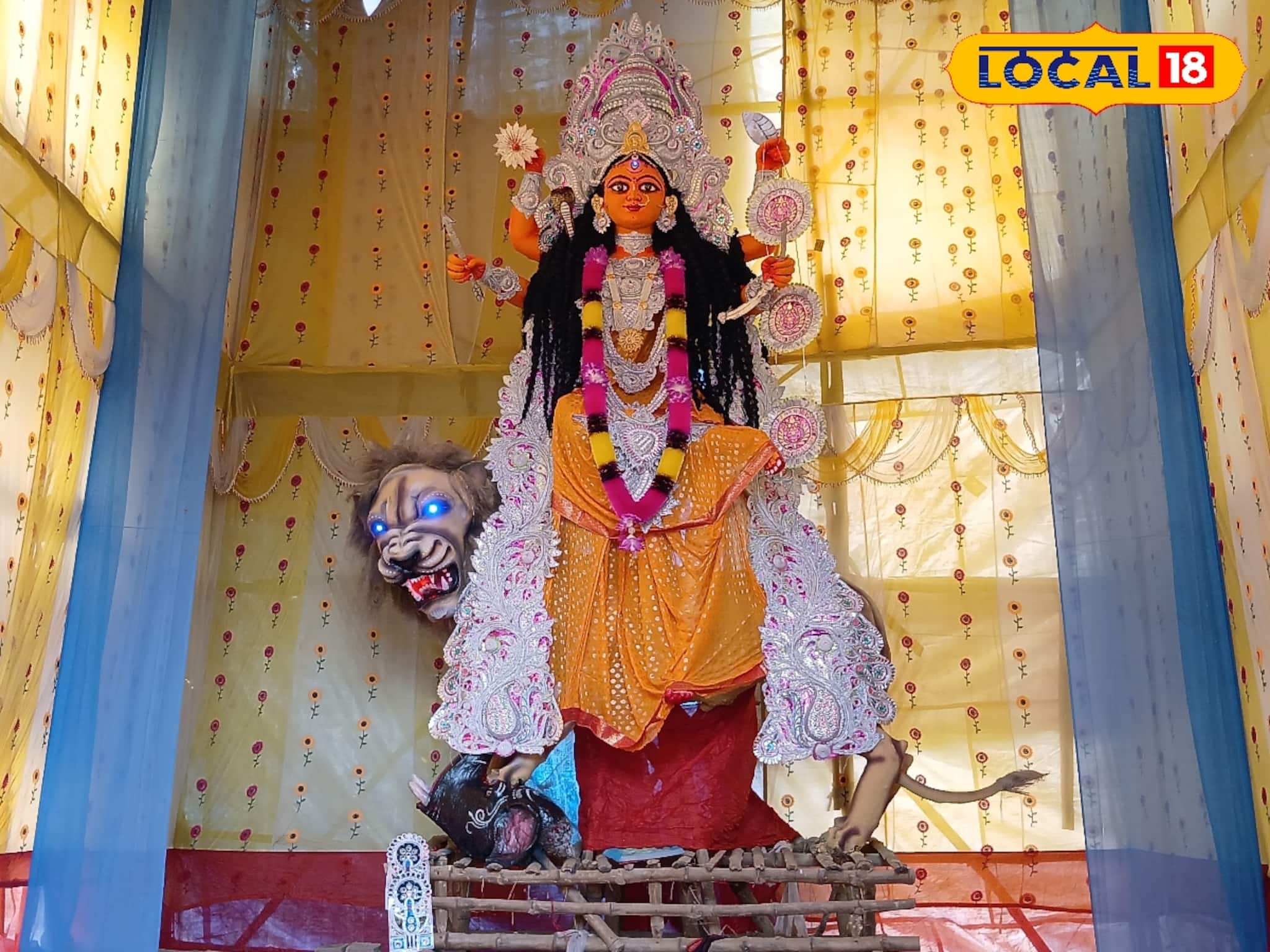 চন্দননগর, কৃষ্ণনগর নয়! বর্ধমানেও জমজমাট জগদ্ধাত্রী পুজো, ২৬ ফুটের প্রতিমা মূল আকর্ষণ