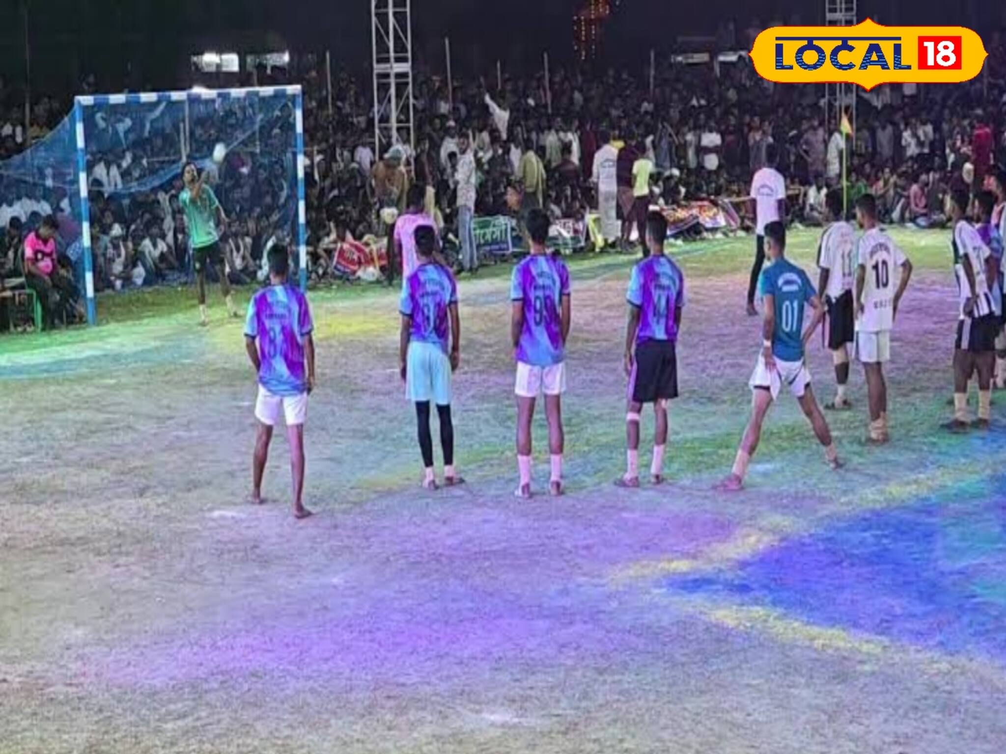 মিনি ফুটবল টুর্নামেন্টে বড়সড় পুরস্কার! চার চাকা গাড়ি, বুলেট বাইক কী নেই..!