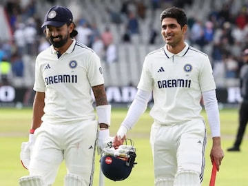 প্রথম ইনিংসে ভারতেরও ব্যাটিং ধস, দ্বিতীয় ইনিংসের শুরুতে ফের চাপে দক্ষিণ আফ্রিকা প্রথম ইনিংসে ভারতেরও ব্যাটিং ধস, দ্বিতীয় ইনিংসের শুরুতে ফের চাপে দক্ষিণ আফ্রিকা