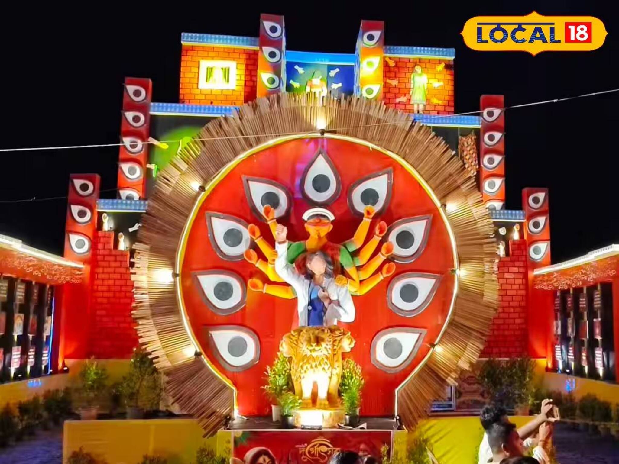 নারীর সম্মানেই সমাজের পূর্ণতা! দুর্গাপুজোয় ‘নারীশক্তি’ থিমে নজর কাড়ল মেদিনীপুরের ক্লাব