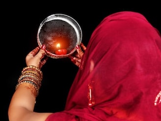 করওয়া চৌথের আগের রাতে অবশ্যই খান 'এই' খাবার, সুখ-সমৃদ্ধিতে ভরবে জীবন, নববধূরা অবশ্যই পড়ুন