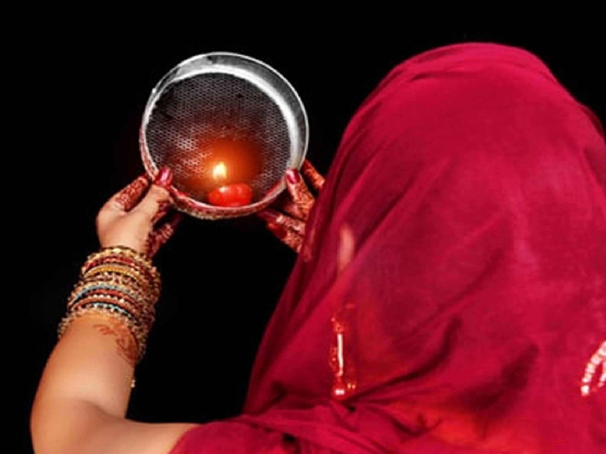 Karva Chauth: রাত পোহালেই করওয়া চৌথের, আজ রাতে অবশ্যই খান 'এই' খাবার, সুখ-সমৃদ্ধিতে ভরবে জীবন, নববধূরা অবশ্যই পড়ুন