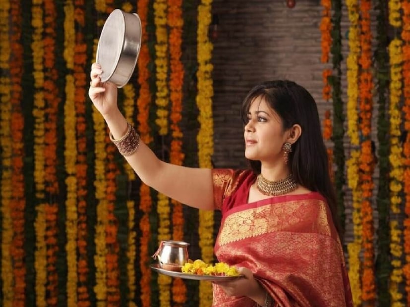 *সর্গির থালায় দুধ বা দই অবশ্যই থাকা উচিত। দুধ ক্যালসিয়াম এবং প্রোটিনের একটি ভাল উৎস, যা শরীরকে শক্তিশালী এবং সতেজ করে। দই পেট ঠান্ডা করে এবং সারা দিন জলশূন্যতা রোধ করে।