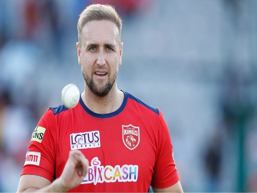 লিয়াম লিভিংস্টোনইংল্যান্ডের অলরাউন্ডার লিভিংস্টোনকে আরসিবি অনেক আশা নিয়ে দলে তুলেছিল এবং দলের জন্য গুরুত্বপূর্ণ খেলোয়াড় হতে পারতেন, কিন্তু ২০২৫ মরশুমে তিনি ব্যাট বা বল হাতে কোনও সাফল্য দেখাতে পারেননি। লিভিংস্টোন ১০ ম্যাচে মাত্র ১১২ রান করেছেন, যার মধ্যে মাত্র একটি হাফ সেঞ্চুরি রয়েছে। এর ফলে তার ১০.৭৫ কোটি টাকার মূল্যে যে তাঁকে কেনা হয়েছে তার দামের যৌক্তিকতা প্রমাণ করতে পারেননি।  থিঙ্কট্যাঙ্কের মতে দলটি টিম ডেভিডের মধ্যে একজন কার্যকারী ক্রিকেটারকে পেয়েছে, যিনি লোয়ার অর্ডারে ভাল পারফর্ম করে। তাই লিভিংস্টোনকে ছেড়ে দেওয়া হতে পারে। Photo- File
