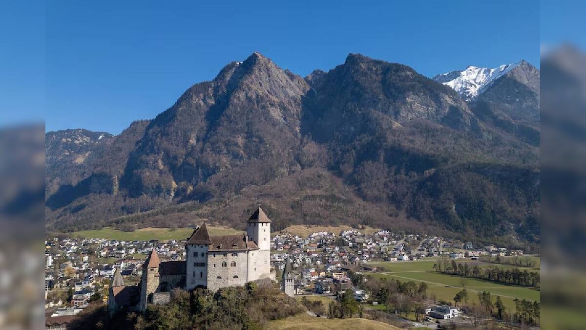 Richest Country: বিশ্বের ক্ষুদ্রতম ছোট দেশগুলির মধ্যে অন্যতম, নিজস্ব মুদ্রা এমনকী বিমানবন্দরও নেই, তবুও অন্যতম ‘সবচেয়ে ধনী দেশ’ Richest Country: বিশ্বের ক্ষুদ্রতম ছোট দেশগুলির মধ্যে অন্যতম, নিজস্ব মুদ্রা এমনকী বিমানবন্দরও নেই, তবুও অন্যতম ‘সবচেয়ে ধনী দেশ’