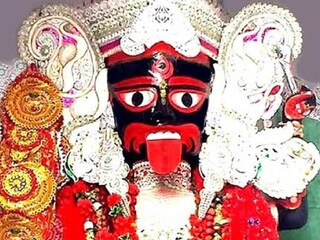 কোথায় হয় এমন কালীপুজো?