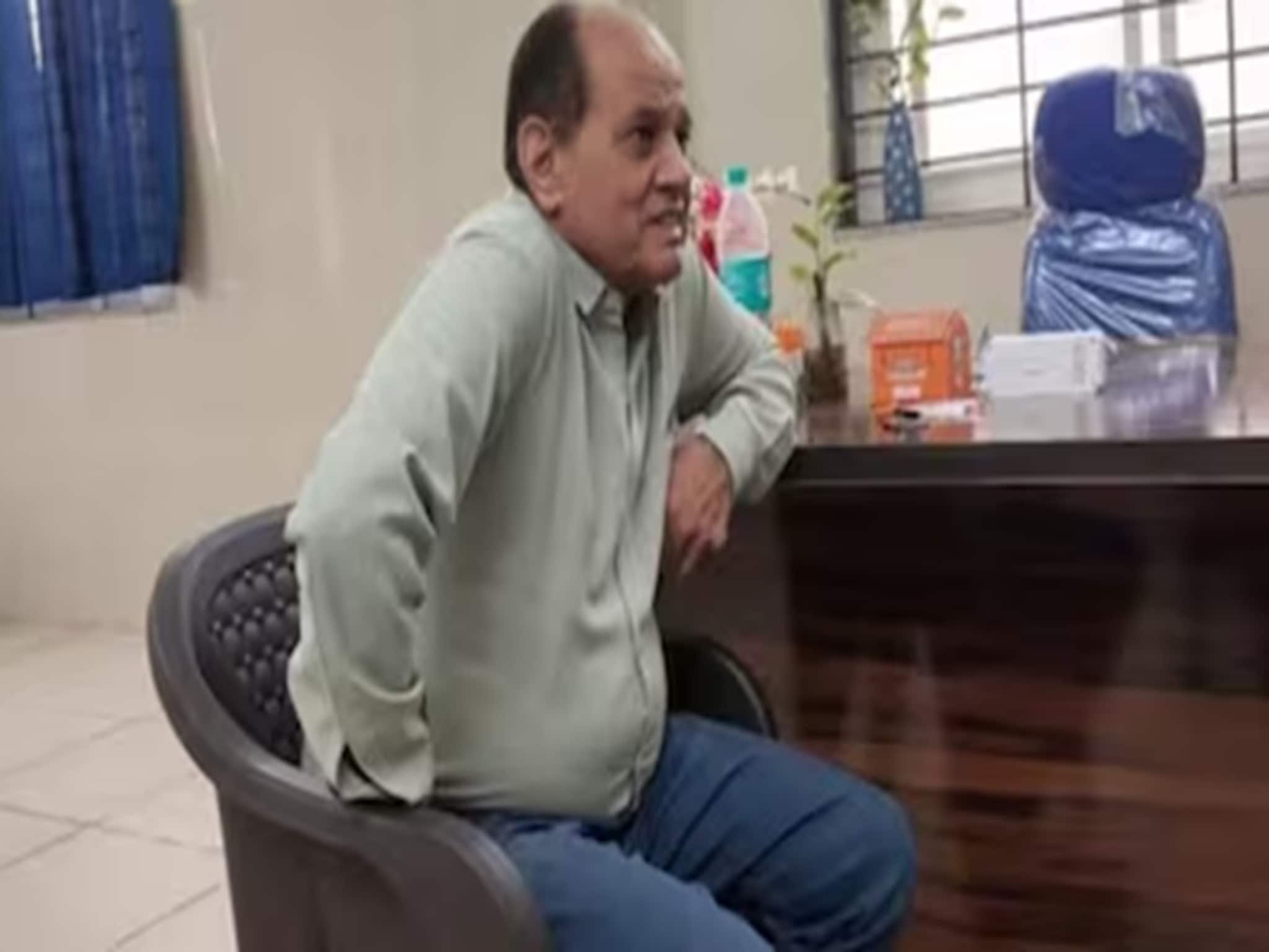 Madhya Pradesh Cough Syrup Tragedy: বিপদ জেনেও শিশুদের খেতে দিতেন বিষ কাশির সিরাপ! কত কমিশন পেতেন মধ্যপ্রদেশের সেই চিকিৎসক?