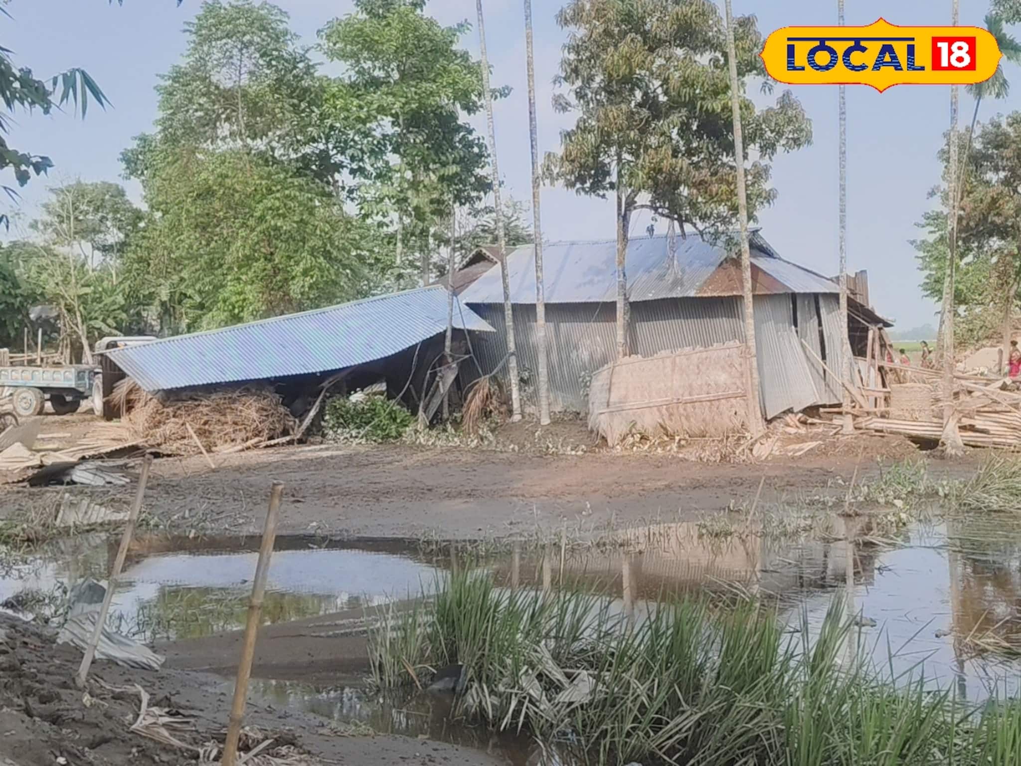 দুর্যোগে বিপর্যস্ত জলপাইগুড়িতে নতুন আশার আলো! দারুণ উদ্যোগ ময়নাগুড়ি পুলিশের! কথায় নয়, কাজে করে দেখাচ্ছেন তাঁরা