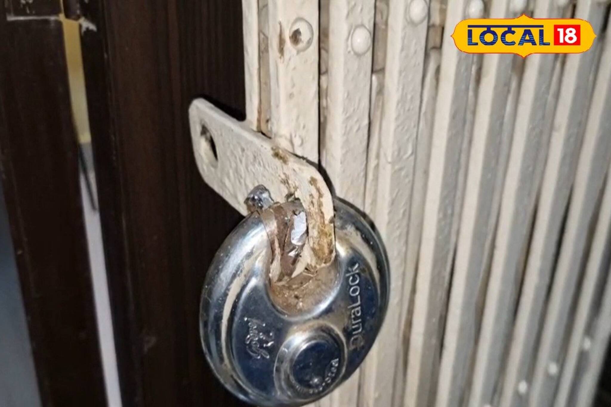 ফাঁকা বাড়ির সুযোগে সন্তর্পণে লুট! সোনা, নগদ, মূল্যবান দেবদেবীর মূর্তি সব উধাও