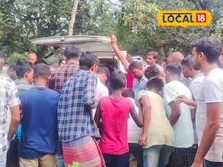 মৃতদেহ উদ্ধার ঘিরে চাঞ্চল্য এলাকায় মৃতদেহ উদ্ধার ঘিরে চাঞ্চল্য এলাকায়