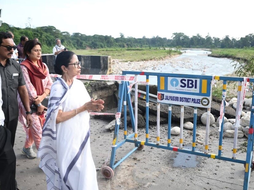 নিজেই মিরিকের জন্য ত্রাণ নিয়ে যাবেন মমতা বন্দ্যোপাধ্যায়। দার্জিলিং থেকে কালিম্পং - মিরিকের পুনর্গঠনের কাজ নিয়ে রিভিউ করবেন মুখ্যমন্ত্রী।