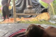 শনিবারের বৃষ্টি কেড়ে নিয়েছে অনেক কিছু, ময়নাগুড়িতে ঘর হারিয়ে ত্রিপলের ঘরই এখন আশ্রয়